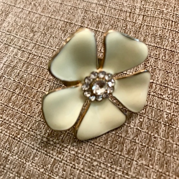 Flower Ring - Picture 6 of 7